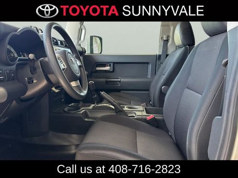 Used 2014 Toyota FJ Cruiser 4WD w/ Convenience Package image 14