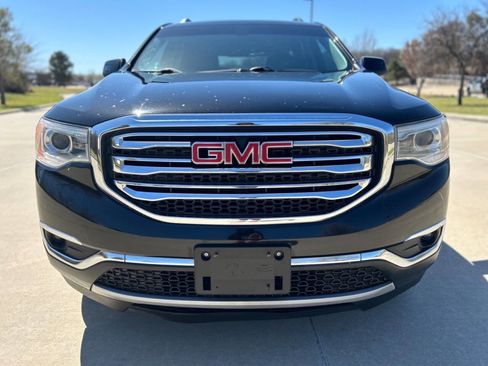 Used 2019 GMC Acadia SLT image 3