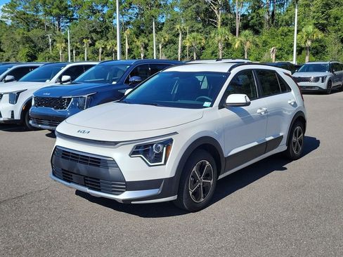 New 2026 Kia Niro EX FWD image 3