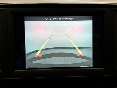Used 2020 Chrysler Pacifica Touring FWD image 15