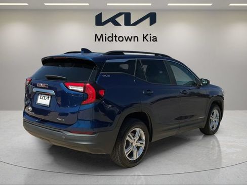 Used 2022 GMC Terrain SLE w/ Driver Convenience Package AWD/4WD image 3
