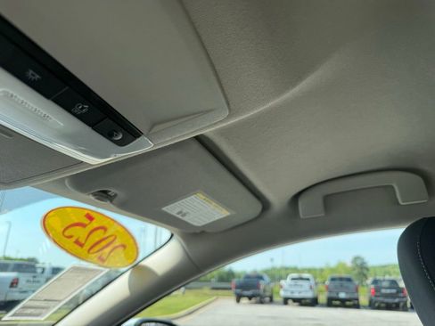 Used 2025 Nissan Sentra SV image 23