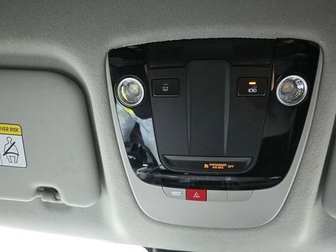 Used 2025 Kia Seltos S image 33