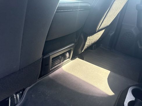 Used 2019 RAM 1500 Express w/ Express Value Package AWD/4WD image 16