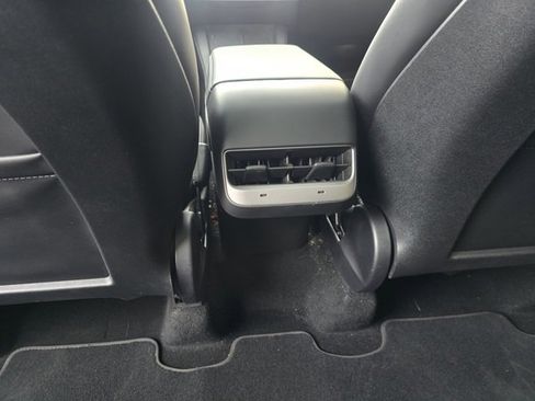 Used 2024 Tesla Model Y Long Range image 33