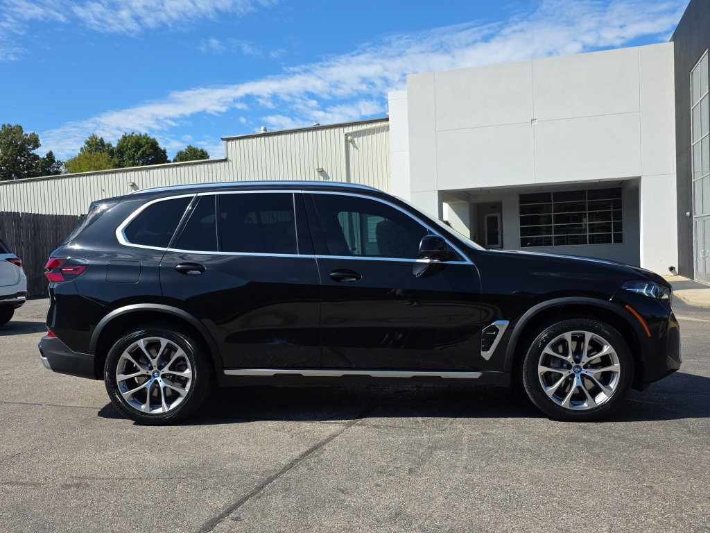 Used 2024 BMW X5 xDrive50e w/ Parking Assistance Package AWD/4WD image 6