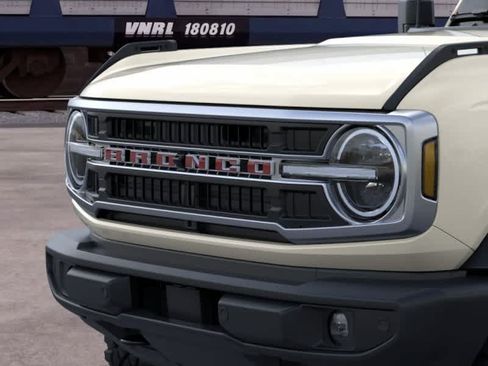 New 2026 Ford Bronco Outer Banks w/ Sasquatch Package AWD/4WD image 19