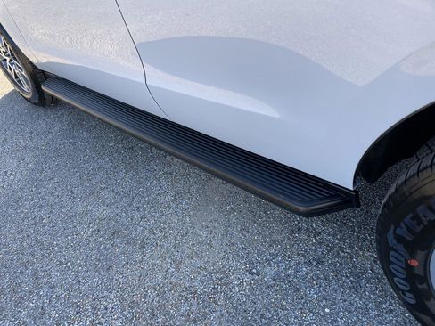 New 2025 Ford Expedition Active image 37