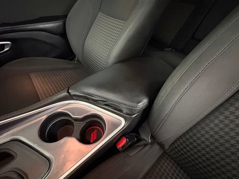 Used 2019 Dodge Challenger SXT RWD image 26