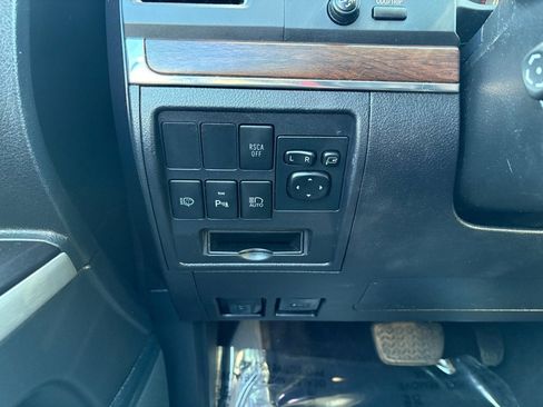Certified 2016 Toyota Land Cruiser image 26