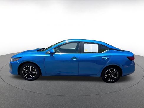 Used 2024 Nissan Sentra SV FWD image 9
