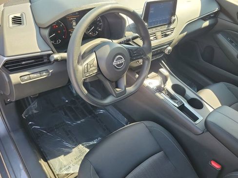 Used 2025 Nissan Altima 2.5 S FWD image 24