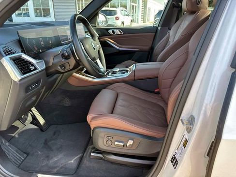 Used 2025 BMW X5 xDrive40i w/ Premium Package AWD/4WD image 8