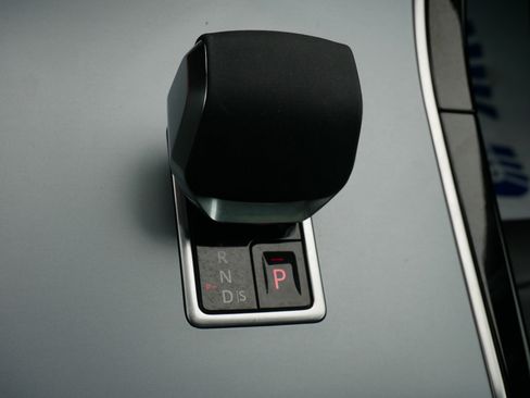 Used 2025 Land Rover Range Rover Evoque S image 26