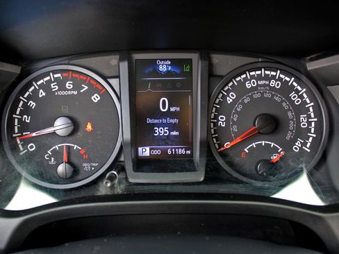 Used 2022 Toyota Tacoma SR image 22