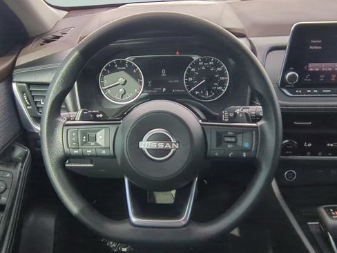 Certified 2023 Nissan Rogue SV FWD image 12