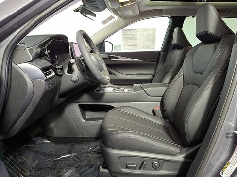 New 2026 INFINITI QX60 Luxe image 13