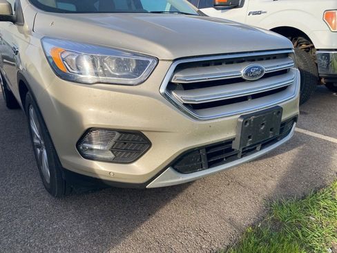 Used 2018 Ford Escape Titanium FWD image 3