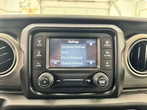 Used 2019 Jeep Wrangler Unlimited Sport AWD/4WD image 28