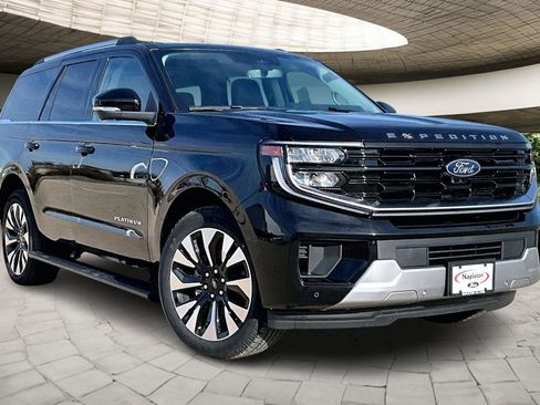 New 2026 Ford Expedition Platinum w/ Driver's Package image 2