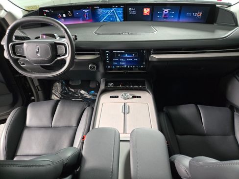 New 2026 Lincoln Navigator L Premier AWD/4WD image 15