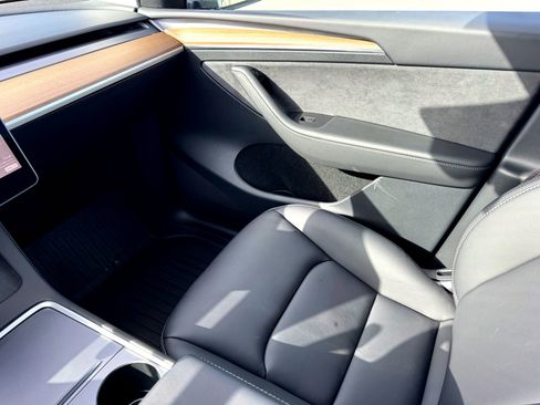 Used 2024 Tesla Model Y Long Range image 29