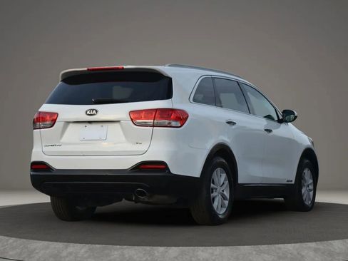 Used 2018 Kia Sorento LX image 50