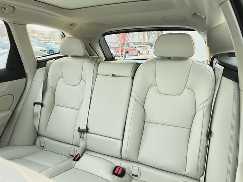 New 2026 Volvo XC60 B5 Ultra w/ Protection Package Premier AWD/4WD image 25