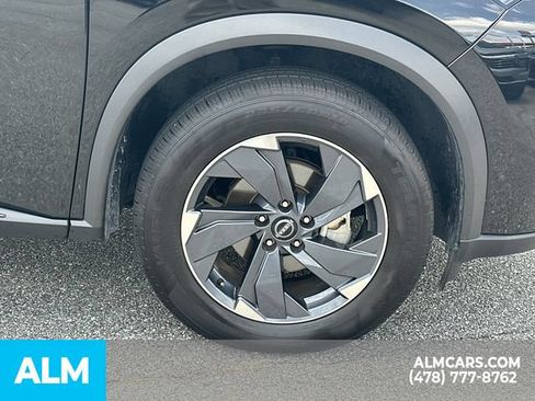 Used 2025 Nissan Rogue SV FWD image 14
