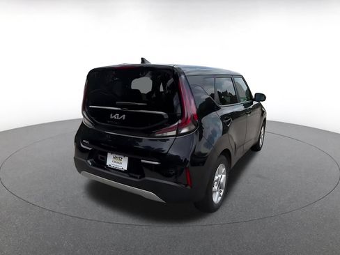 Used 2025 Kia Soul LX w/ LX Technology Package FWD image 14