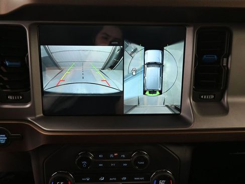 Used 2023 Ford Bronco Outer Banks image 3