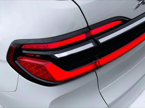 Certified 2025 BMW X7 xDrive40i w/ Premium Package image 27