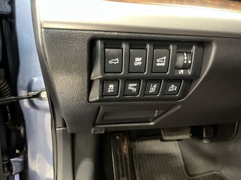 Used 2017 Subaru Outback 2.5i Limited AWD/4WD image 30