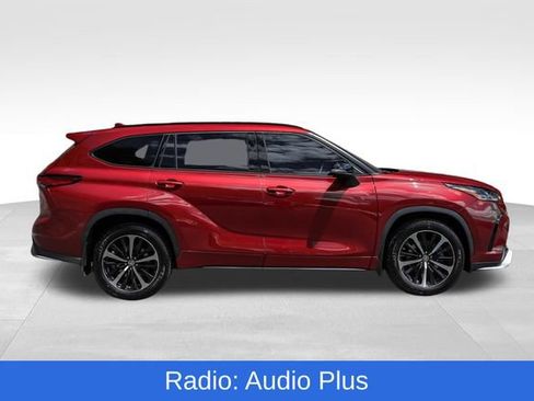 Used 2022 Toyota Highlander XSE AWD/4WD image 4