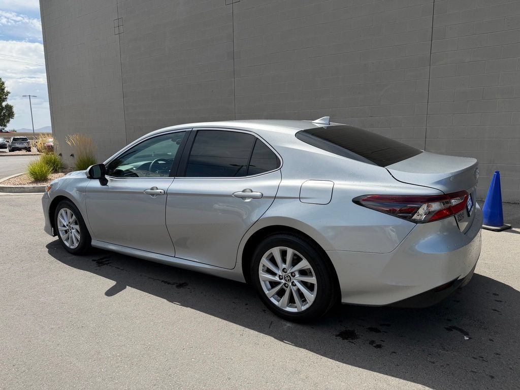Used 2021 Toyota Camry LE FWD image 3