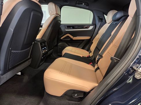 New 2026 Porsche Cayenne Coupe AWD/4WD image 11