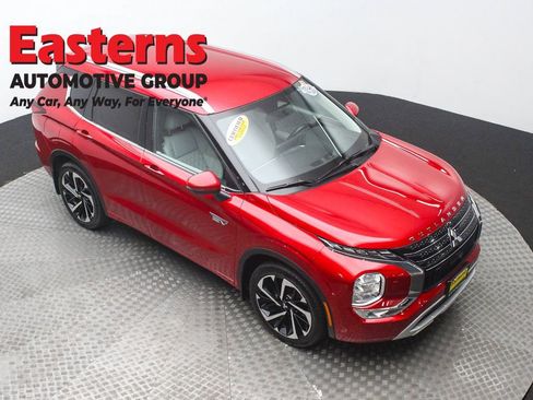 Used 2024 Mitsubishi Outlander SEL image 3