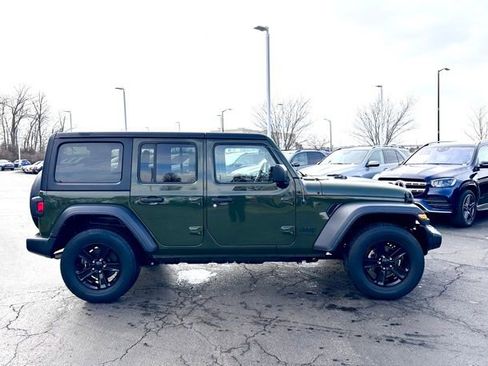 Used 2022 Jeep Wrangler Unlimited Sport image 8