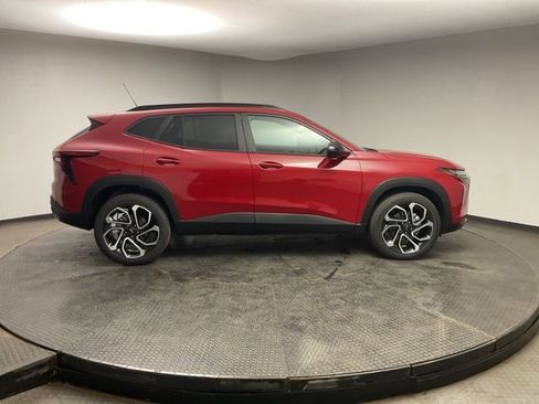 New 2026 Chevrolet Trax RS w/ Sunroof Package FWD image 8
