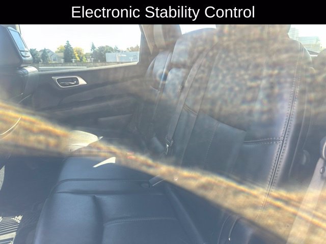 Used 2015 Nissan Pathfinder SL w/ SL Tech Package FWD image 11