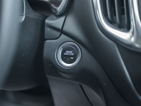 Used 2021 Chevrolet Equinox LT image 30