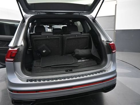 Used 2023 Volkswagen Tiguan SE R-Line FWD image 8