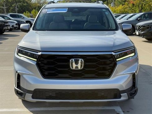 Used 2023 Honda Pilot Touring image 10