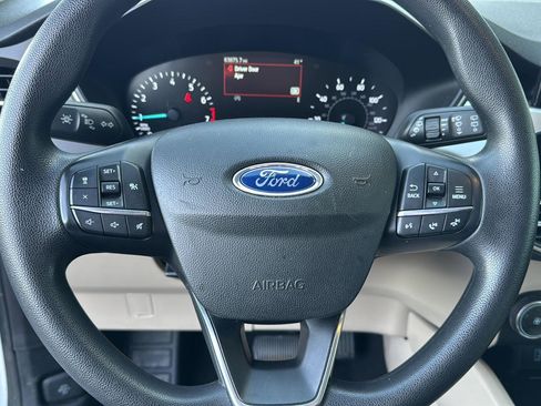 Used 2020 Ford Escape SE image 17