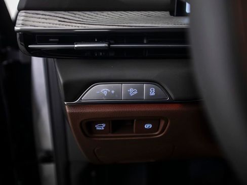 Used 2025 Genesis GV80 3.5T Prestige image 33