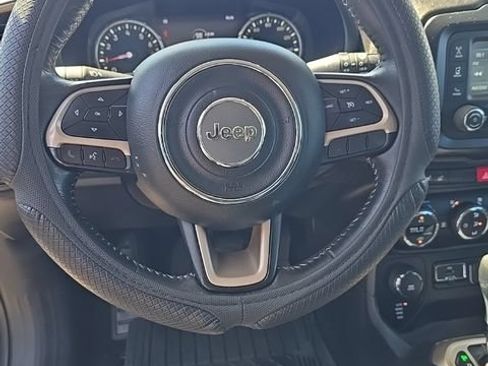 Used 2017 Jeep Renegade Limited AWD/4WD image 13