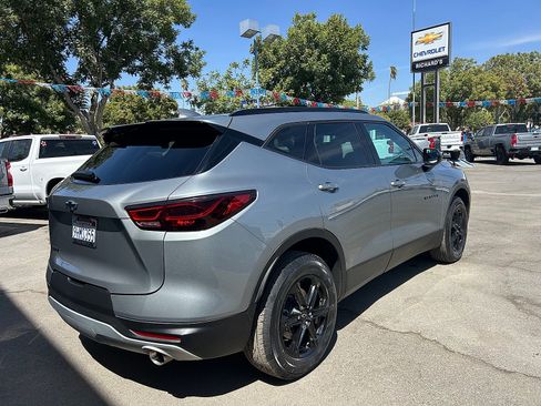 Used 2023 Chevrolet Blazer LT w/ Midnight/Sport Edition FWD image 3