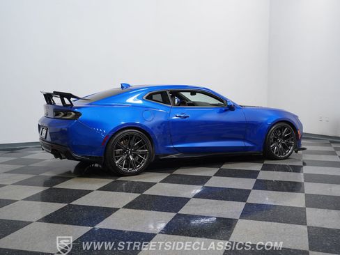 Used 2018 Chevrolet Camaro ZL1 RWD image 14