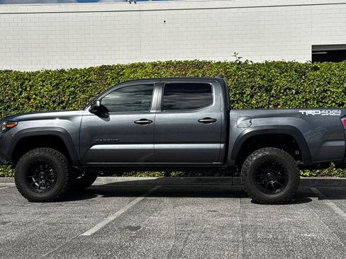 Used 2023 Toyota Tacoma TRD Off-Road w/ TRD Premium Off Road Package image 7