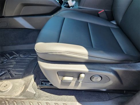 New 2025 GMC Canyon Elevation w/ Convenience Package image 17